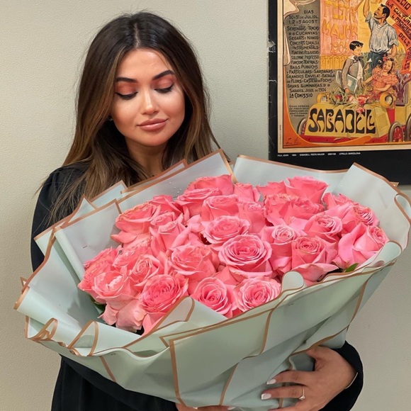 Meet the Posher: Aydan’s Allure Closet 🛍️ - Picture 5 of 9